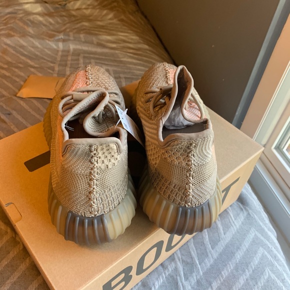 Yeezy 350 sand taupe